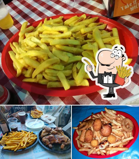 Prova a prendere un piatto di chips a Cala Pollo & Co