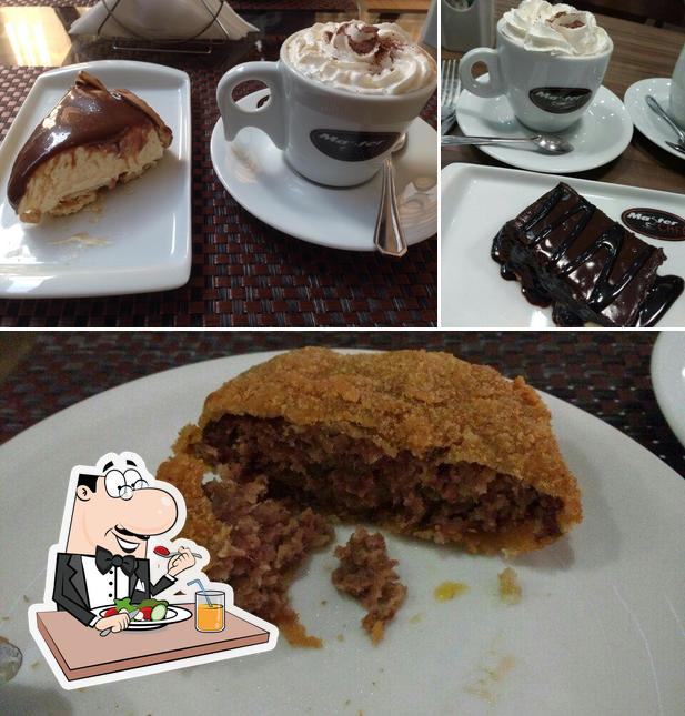 Comida em Master Café