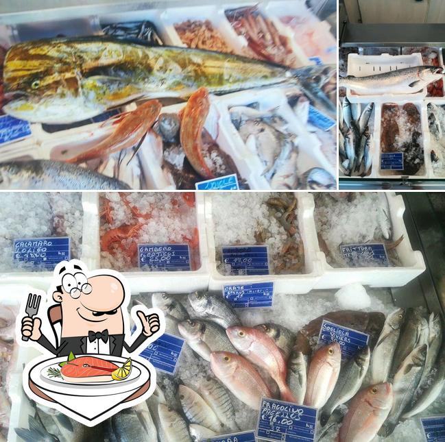 Pescheria Friggitoria Marlin Blu serve un menu per gli amanti dei piatti di mare