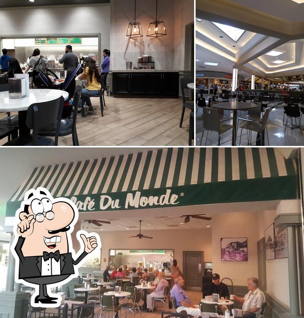 The interior of Cafe Du Monde Lakeside Mall