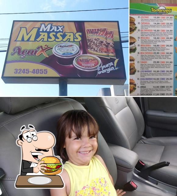 Peça um hambúrguer no Max Massas