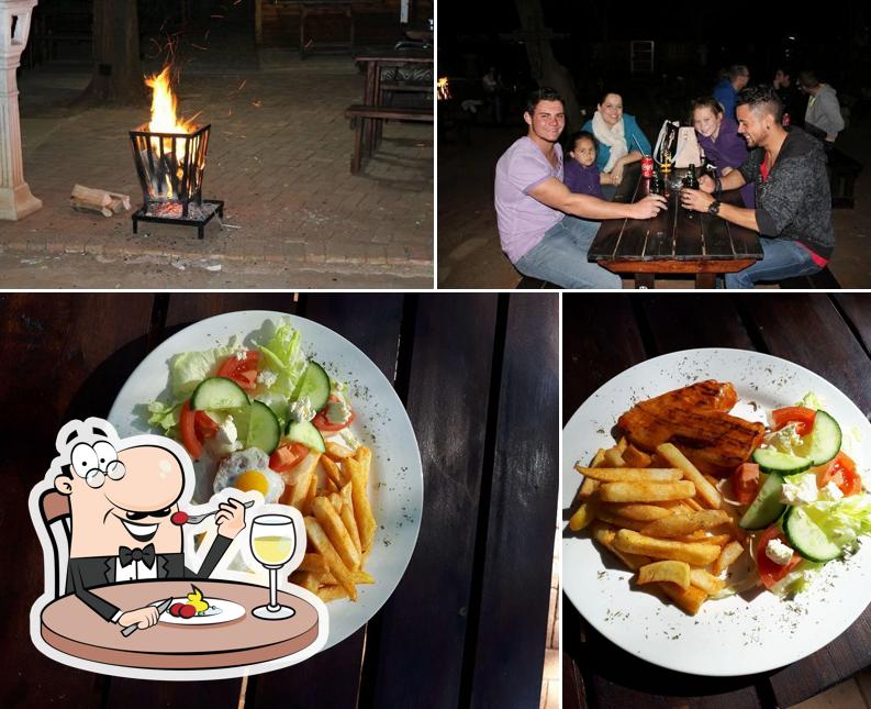 Parmi les différentes choses de la nourriture et la intérieur, une personne peut trouver sur Fountains Beer Garden