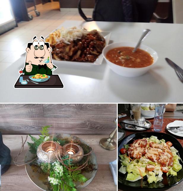 Еда в "Asian Food Restaurant Hanoi"