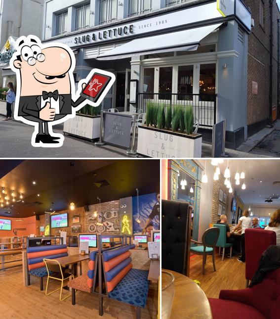 Sports Bar & Grill Clapham Junction, 4 St John's Hill in London