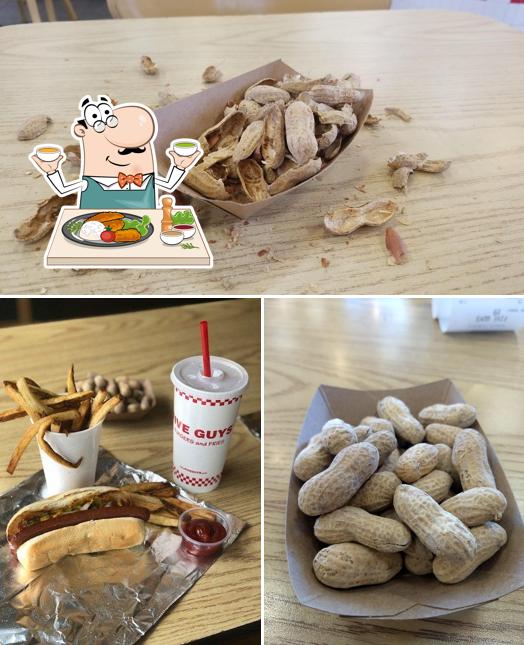 Food at Five Guys