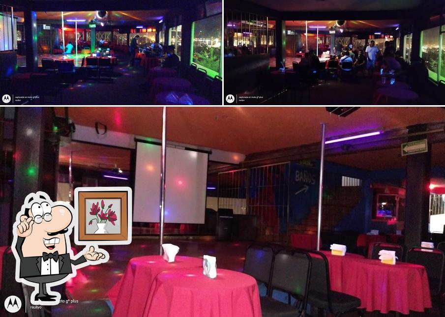 Chicas chicas night club, Manzanillo - Restaurant reviews