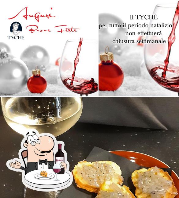 Приятно насладиться бокалом вина в "Tychè Wine Bar"