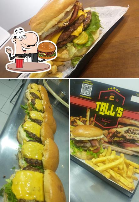 Experimente um hambúrguer no Tall's Burguers