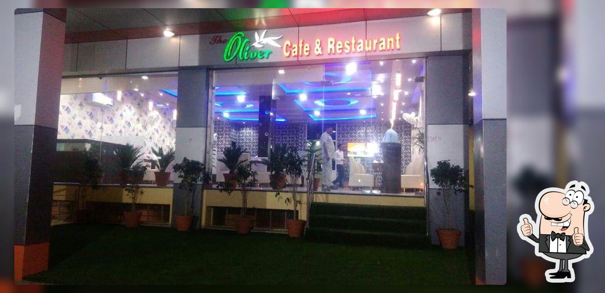 The Oliver Cafe & Resturant