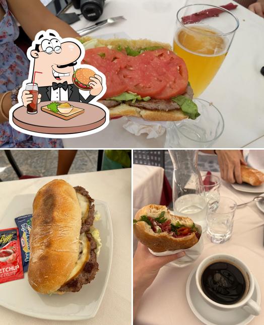 Winedark House pub & bar, Positano Restaurant reviews