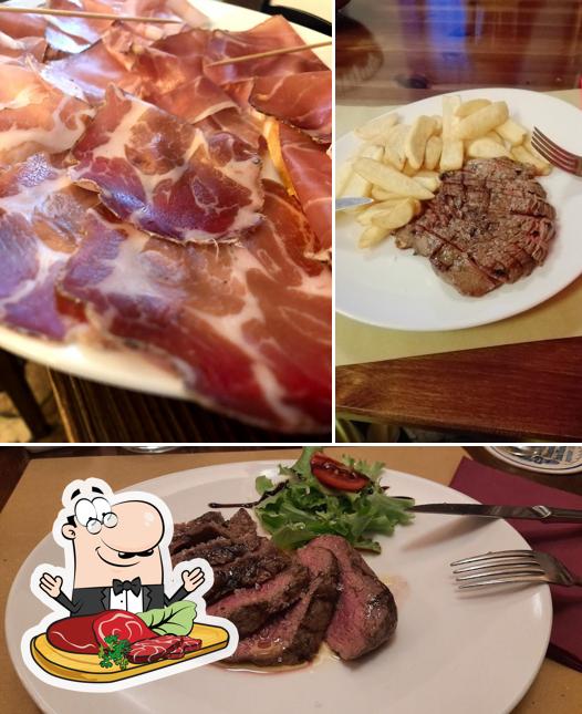 Ordina i un pasto a base di carne a Osteria alle Due Corone