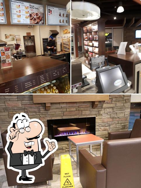 L'intérieur de Tim Hortons