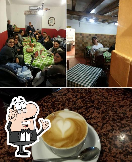 Questa è la immagine che mostra la interni e bevanda di Il Crocicchio