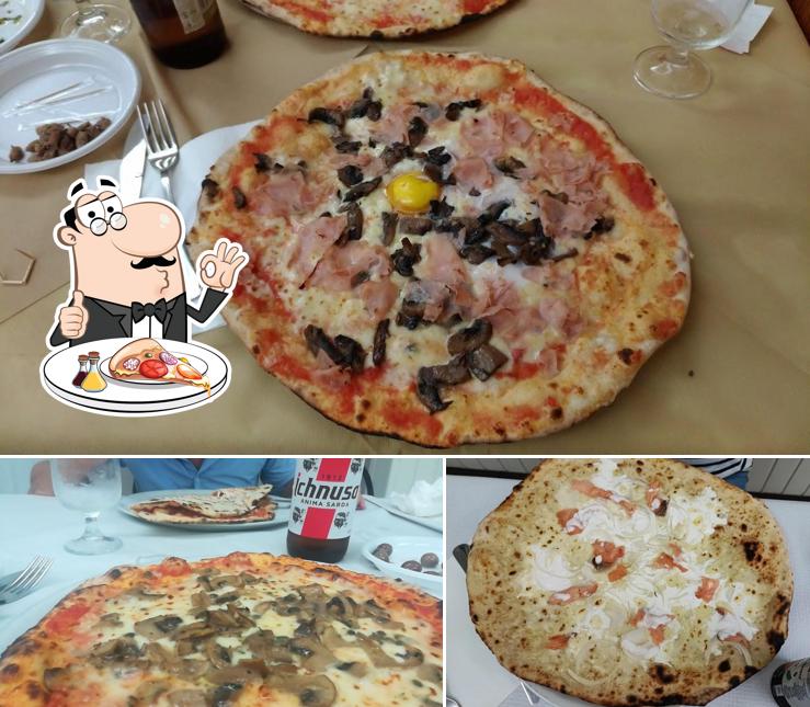 Ordina tra le svariate varianti di pizza