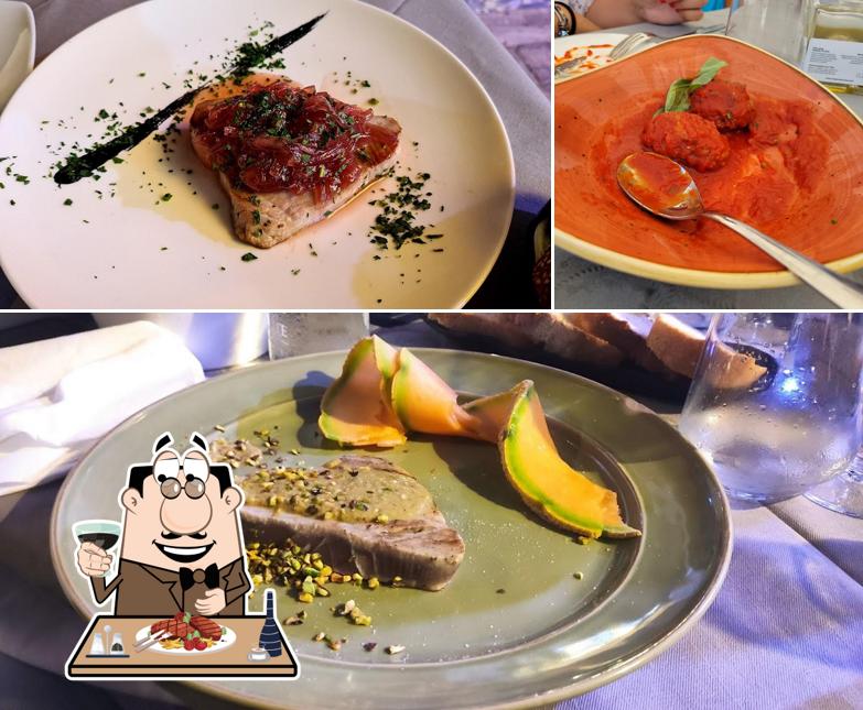 Prenditi i piatti di carne a Karon Risto Lounge Gintonerie