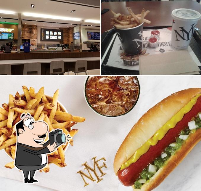 Voici une image de New York Fries - Rideau Centre