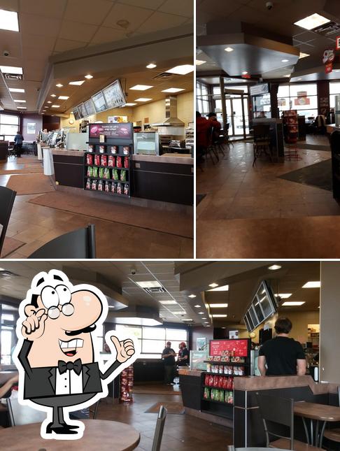 L'intérieur de Tim Hortons