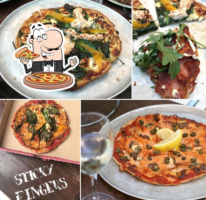 Попробуйте пиццу в "Sticky Fingers Pizzeria"
