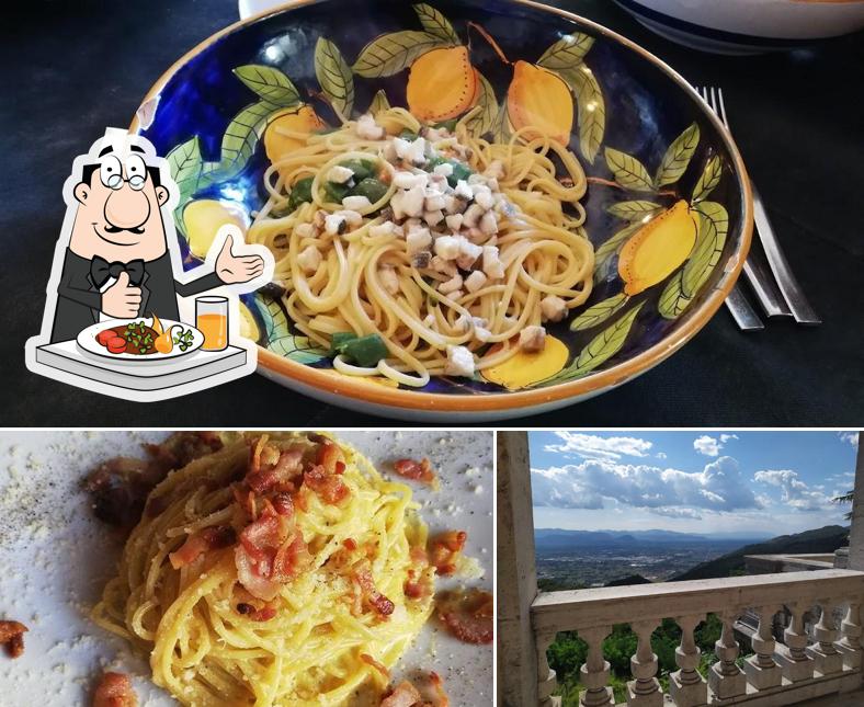 La foto della cibo e esterno di Antica Osteria Giallo Limone