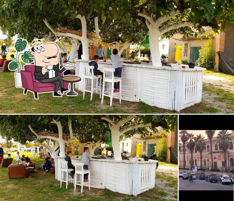Siediti a un tavolo di A casa di Luca