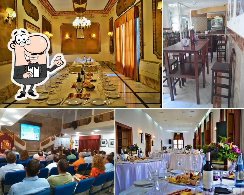 Check out how Restaurante Militar looks inside