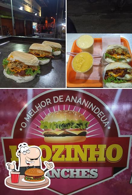 Order a burger at Leozinho Lanches