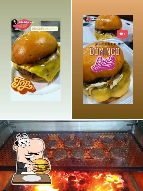 Peça um dos hambúrgueres disponíveis no FoodBurguers GM 425