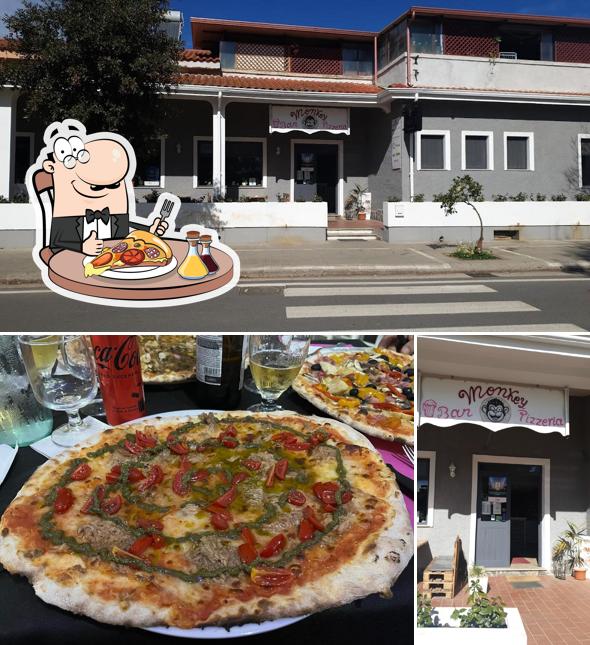 A Monkey Bar Pizzeria, puoi ordinare una bella pizza