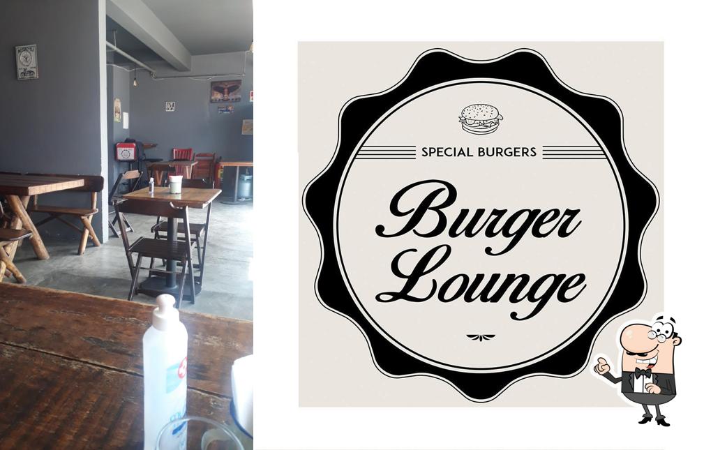 O interior do Burger Lounge