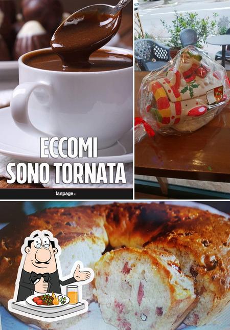 Tra le varie cose da Copacabana si possono trovare la cibo e interni