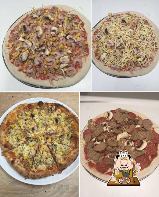 Try out pizza at Skolegades Pizzeria