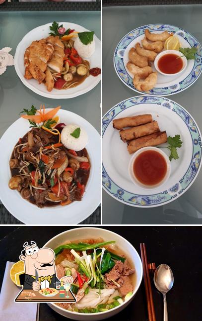 Еда в "Indochina Restaurant Palace"