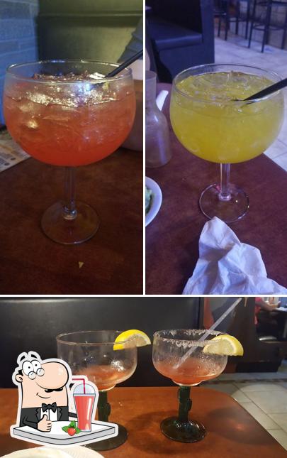 Hacienda Las Glorias, 4317 Center Point Rd NE in Cedar Rapids ...
