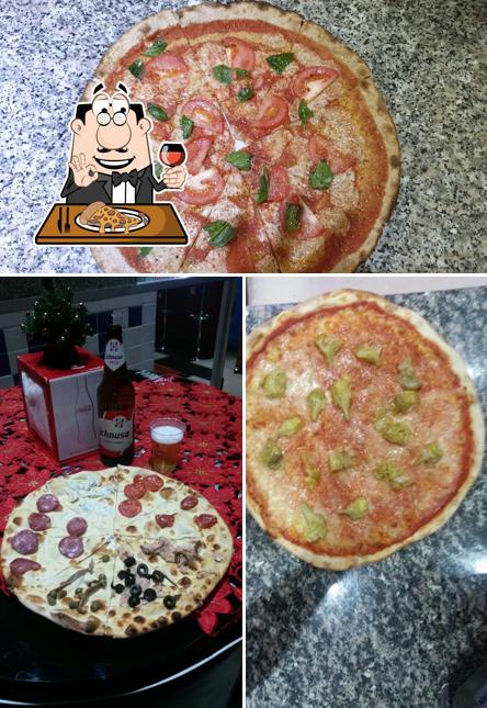 Scegli una pizza a Maya Pizzeria