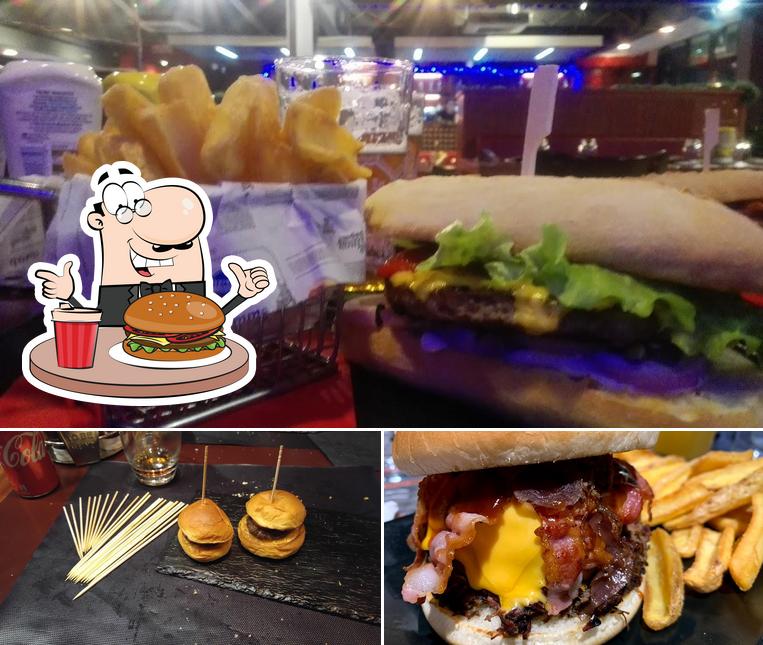 Mr. Smoky Drink&Grill serve un'ampia quantità di opzioni per gli amanti dell'hamburger