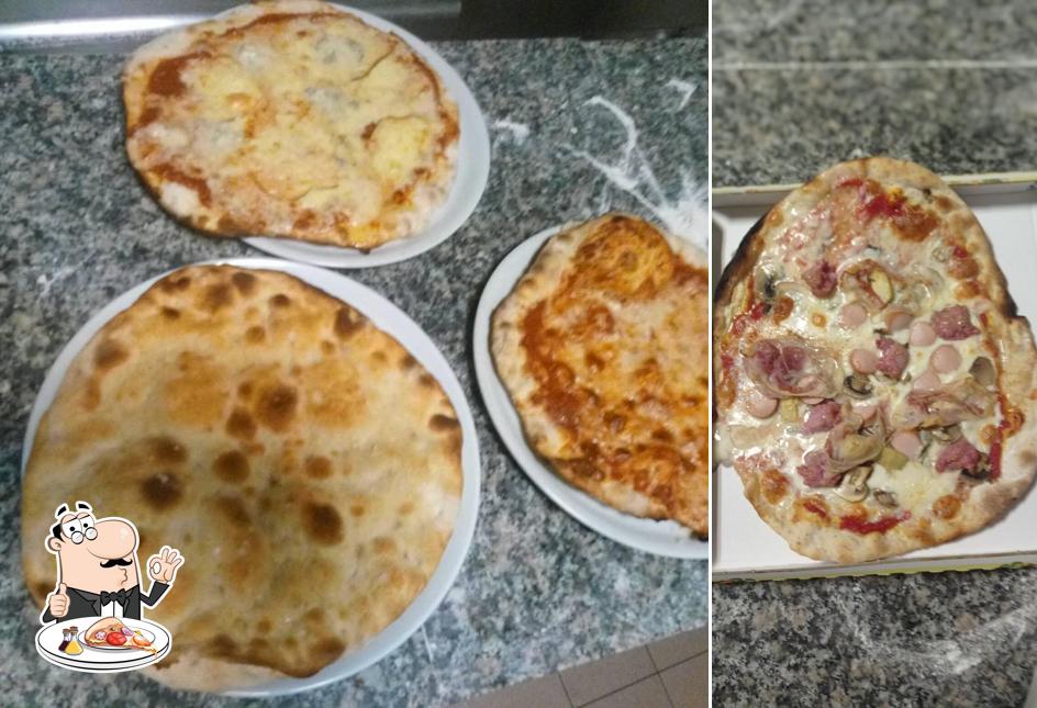 Scegli una pizza a Bar Trattoria Pizzeria IL GRULLAIO