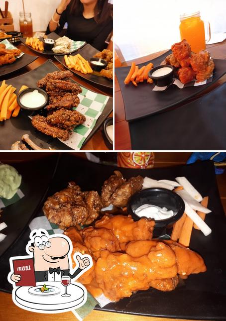 Еда в "Rustik Wings Snack & Grill"