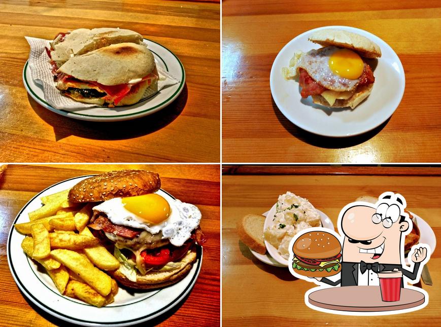 Order a burger at Cafeteria Don Marcelo