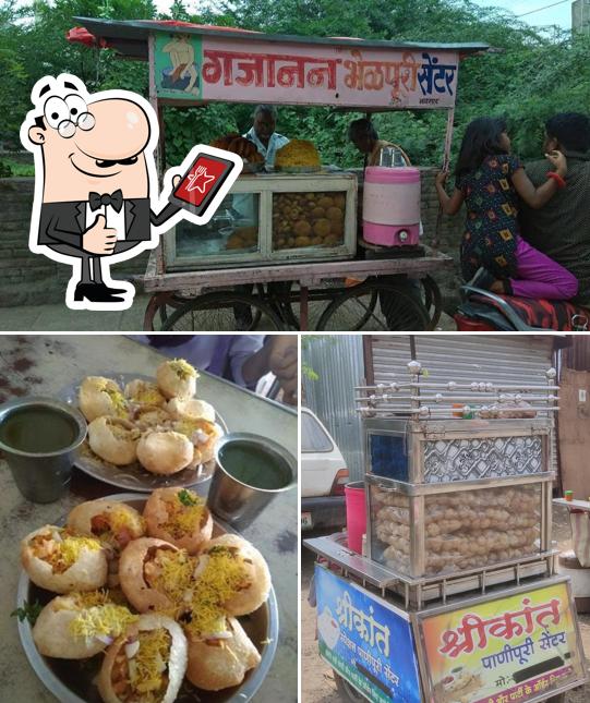 Look at the picture of Gajanan Bhelpuri Centre