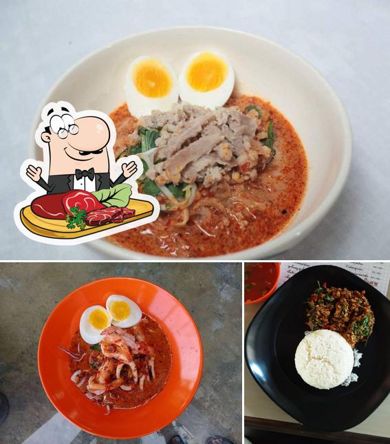 Отведайте блюда из мяса в "PKT Cafe' & noodles."