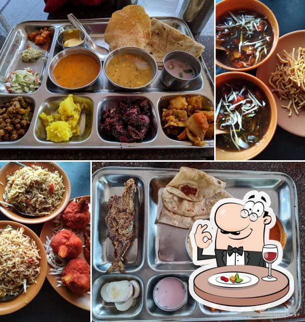 Food at Hotel Moreshwar