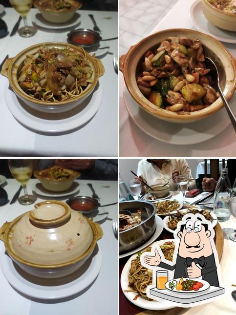 Еда в "Chinese Restaurant"