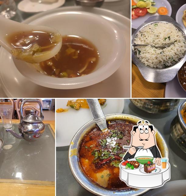 Hot and sour soup at Dana Pani