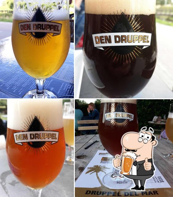 Brouwerij Den Druppel serves a selection of beers