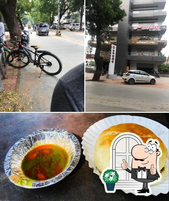 Deepak bhai bun samosa