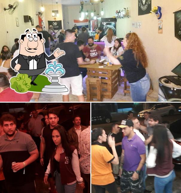 Entre diversos coisas, exterior e interior podem ser encontrados no Bar do Holandês