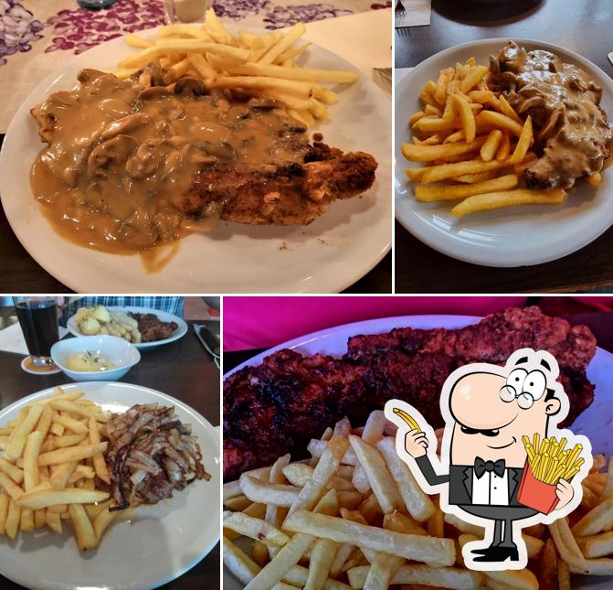 Try out fries at Apfelbaum Restaurant am Hallenbad