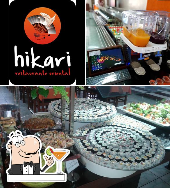 A ilustração da bebida e comida no Restaurante Oriental Hikari
