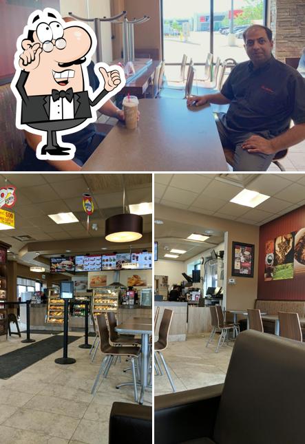 L'intérieur de Tim Hortons