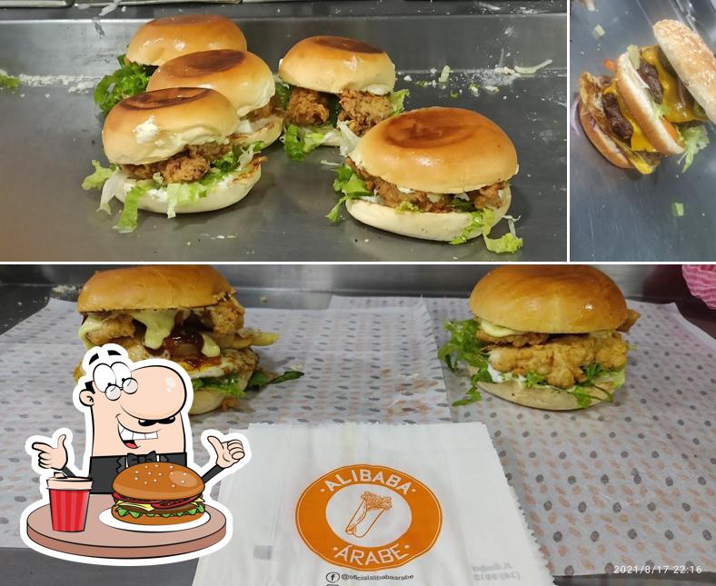 Experimente um hambúrguer no Alibaba Árabe - Planalto